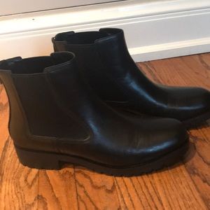 Super cute Cole Haan WATERPROOF Leather boots